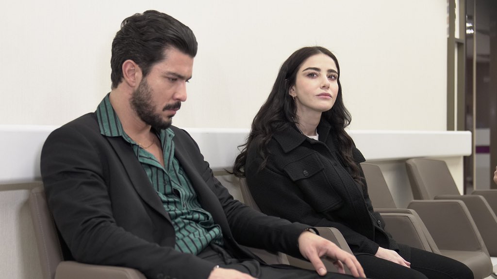 Özge Gürel and Kaan Yildirim in Sipahi (2022)