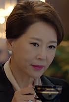 Cha Hwa-yeon in Encounter (2018)