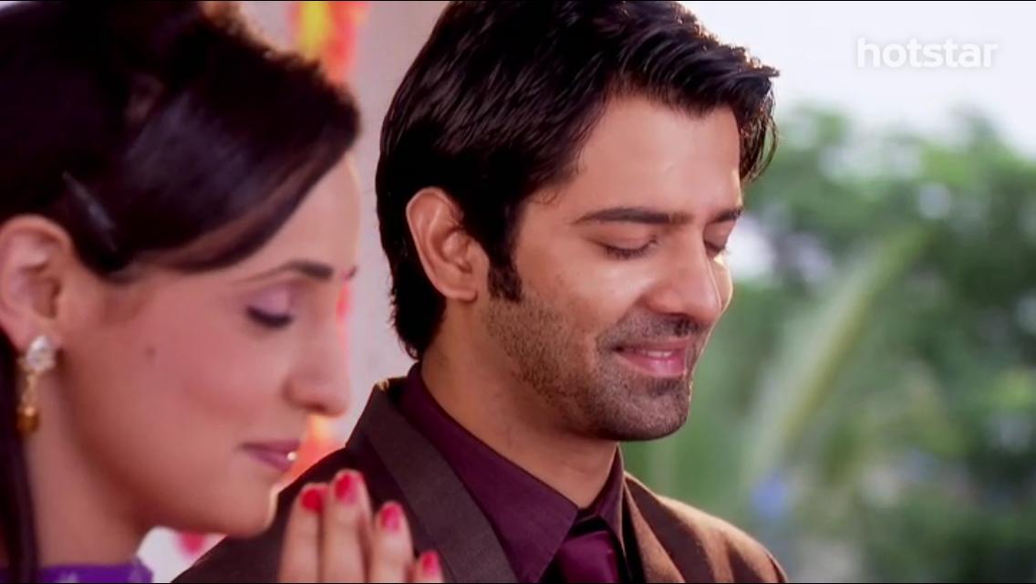 Sanaya Irani and Barun Sobti in Iss Pyaar Ko Kya Naam Doon (2011)