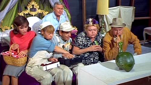 Eddie Albert, Mary Grace Canfield, Sid Melton, Alvy Moore, Barbara Pepper, and Lori Saunders in Green Acres (1965)