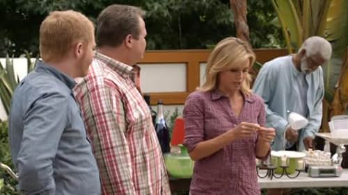 Modern Family: Yard Sale