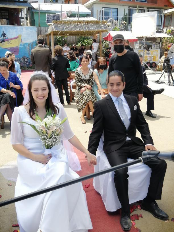 Magdalena Müller and Fernando Godoy in Amar Profundo (2021)