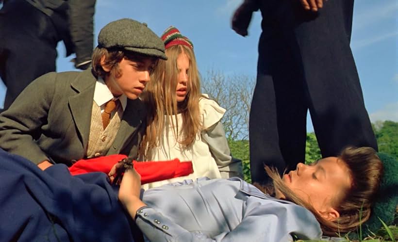 Jenny Agutter, Sally Thomsett, and Gary Warren in The Railway Children (1970)