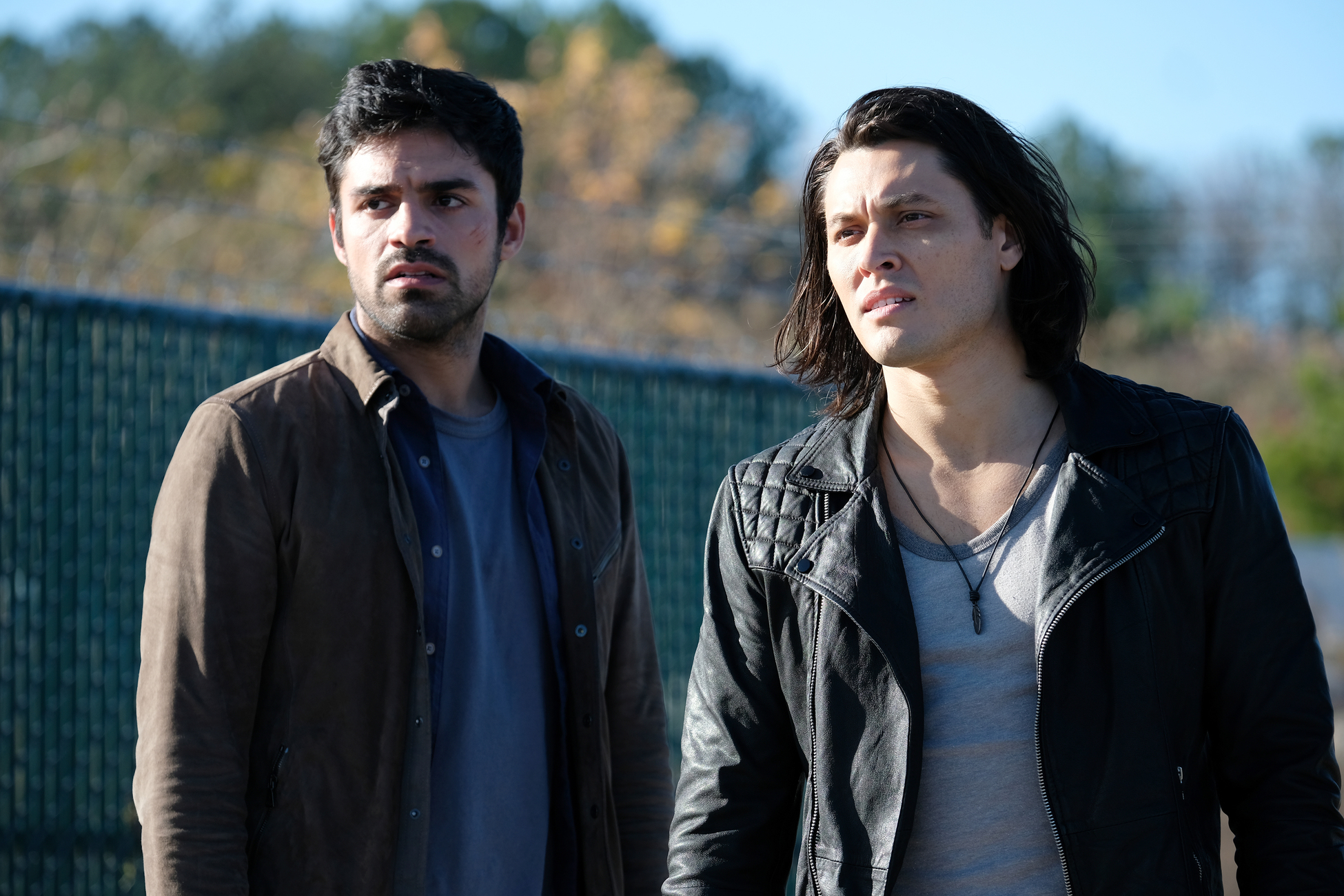 Blair Redford and Sean Teale in The Gifted (2017)