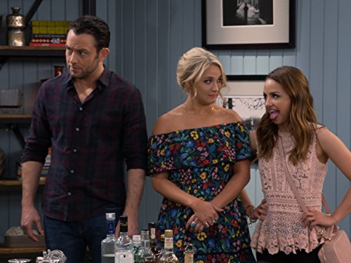 Emily Osment, Jonathan Sadowski, and Aimee Carrero in Young & Hungry (2014)