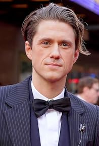 Primary photo for Aaron Tveit