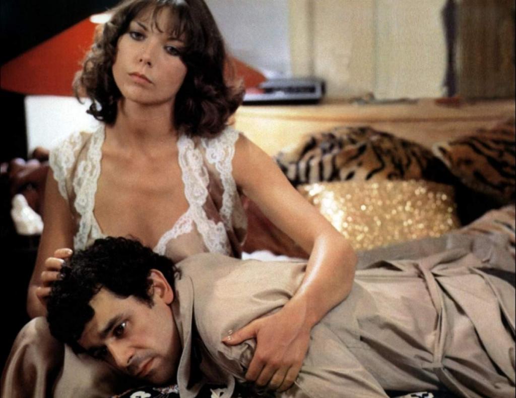 Marie-Christine Descouard and Francis Perrin in Le roi des cons (1981)