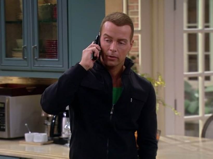 Joey Lawrence in Melissa & Joey (2010)