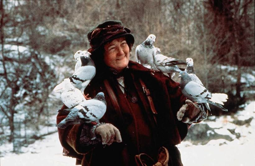 Brenda Fricker in Home Alone 2: Lost in New York (1992)