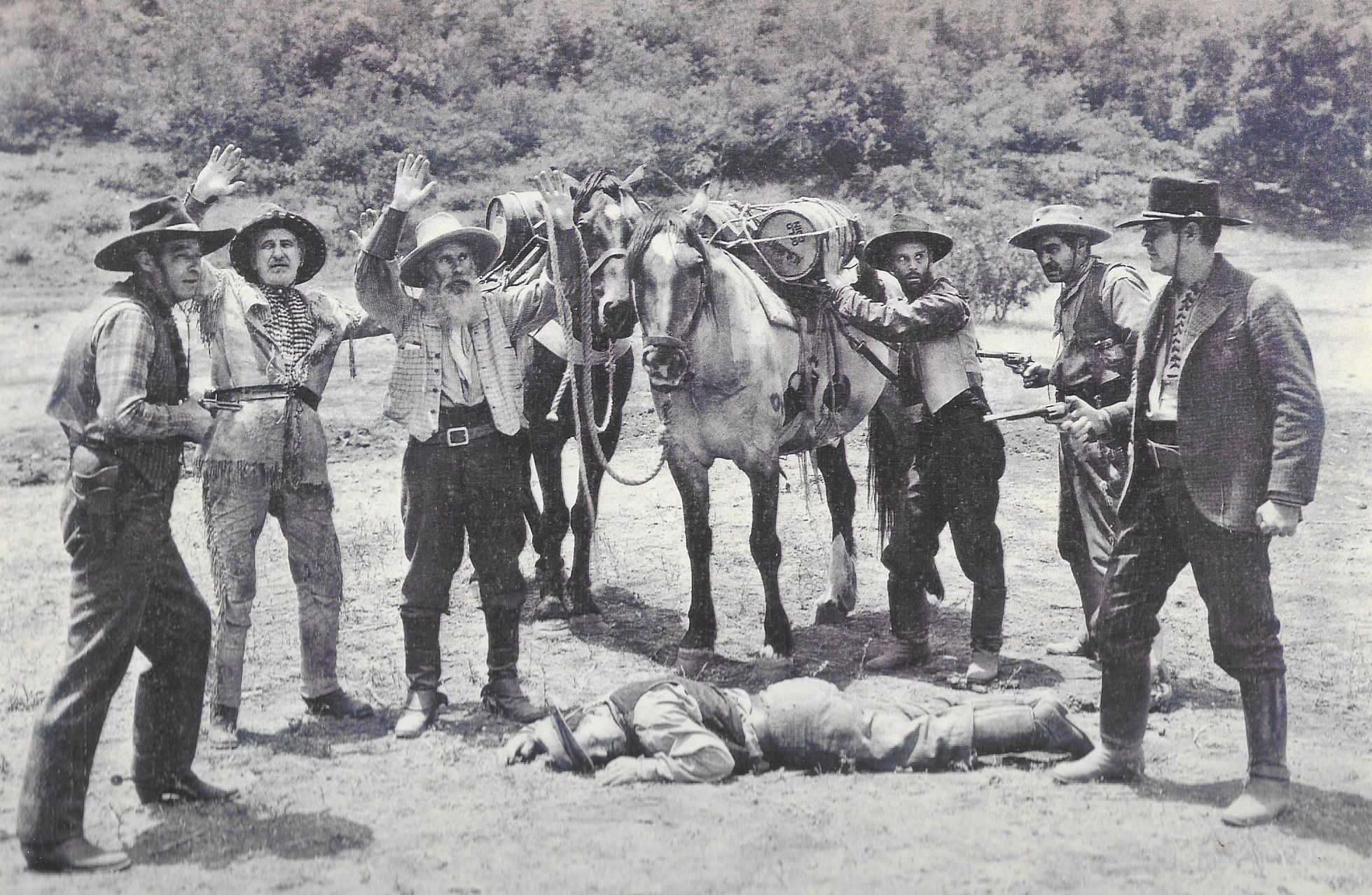 Al Bridge, Tully Marshall, Lafe McKee, and Maston Williams in Fighting with Kit Carson (1933)