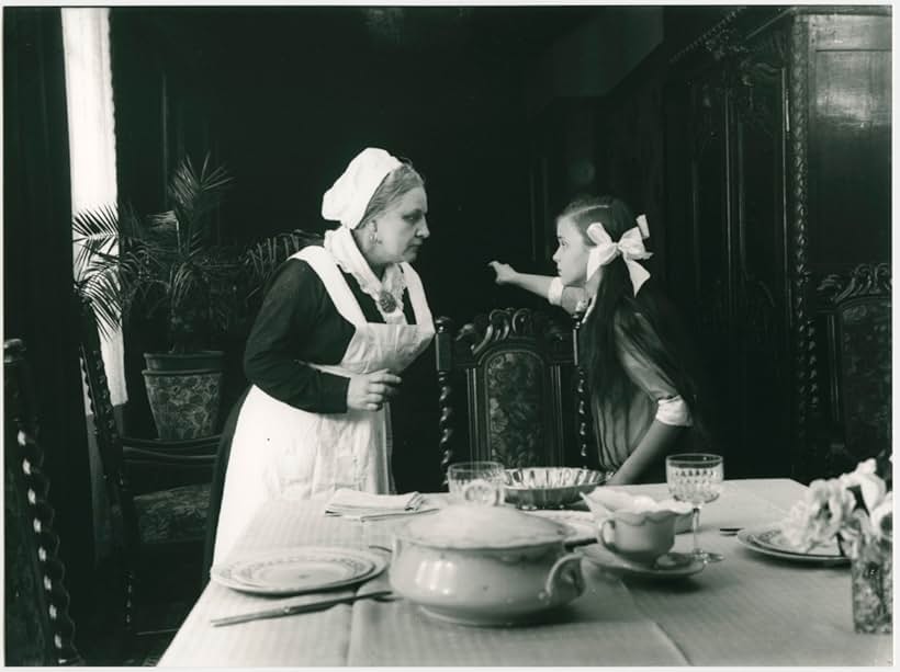 Wanda Rothgardt and Jenny Tschernichin-Larsson in Kiss of Death (1916)