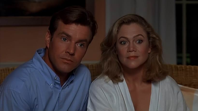 Dennis Quaid and Kathleen Turner in Undercover Blues (1993)