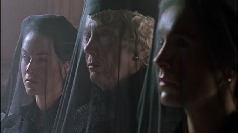 Eileen Atkins, Juliet Aubrey, and Elisabeth Dermot Walsh in Bertie and Elizabeth (2002)