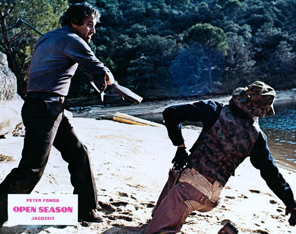 Peter Fonda and Alberto de Mendoza in Open Season (1974)