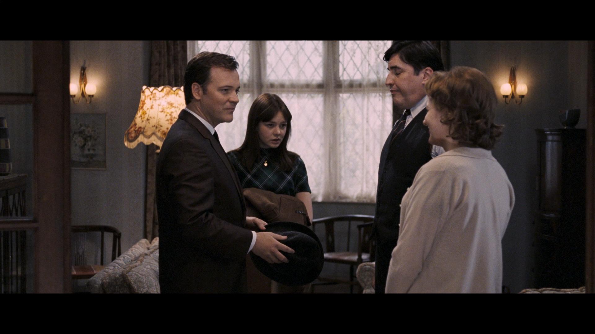 Alfred Molina, Peter Sarsgaard, Cara Seymour, and Carey Mulligan in An Education (2009)