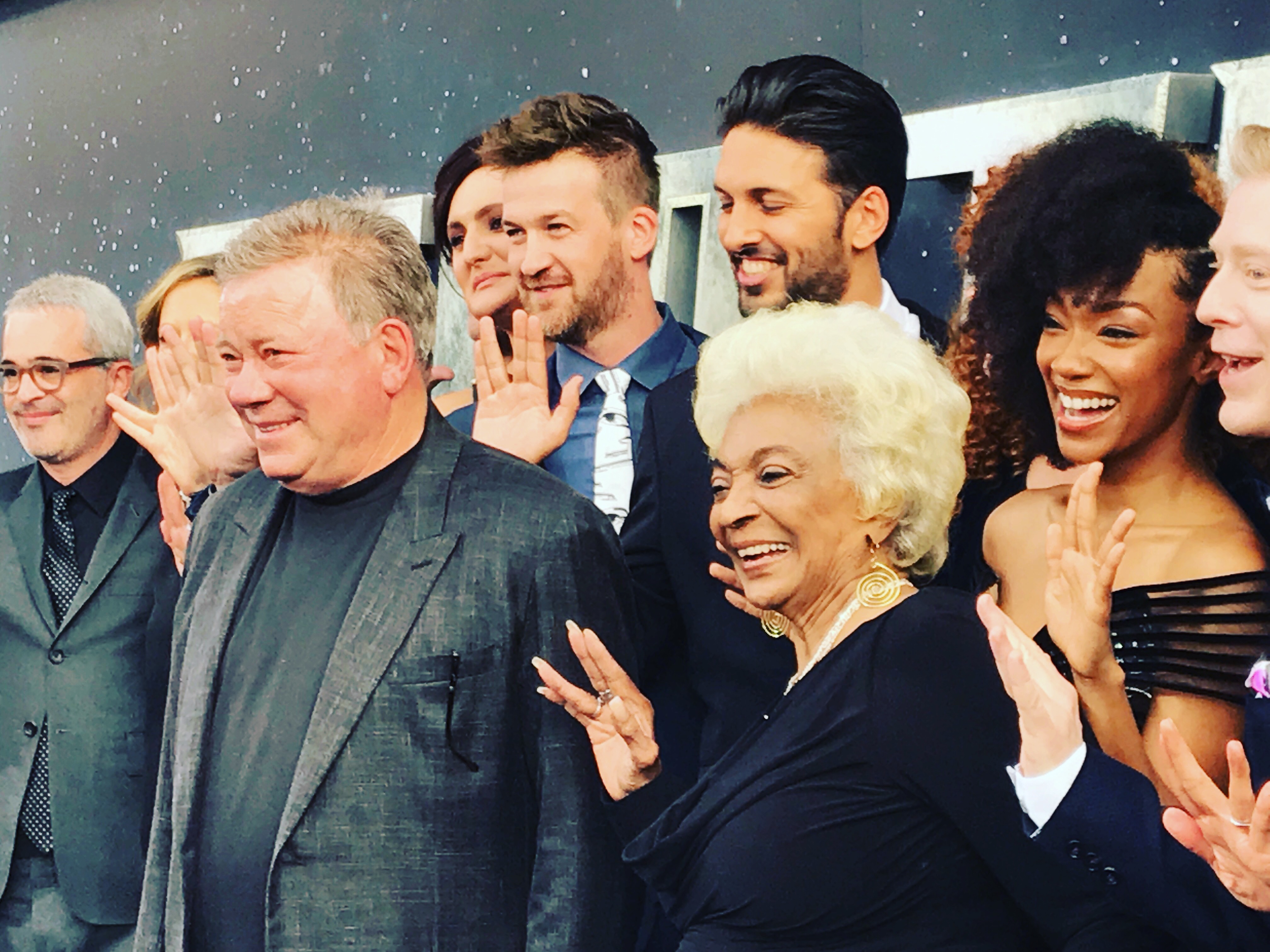 William Shatner, Alex Kurtzman, Nichelle Nichols, Anthony Rapp, Kenneth Mitchell, Mary Chieffo, Sonequa Martin-Green, and Shazad Latif in Star Trek: Discovery (2017)