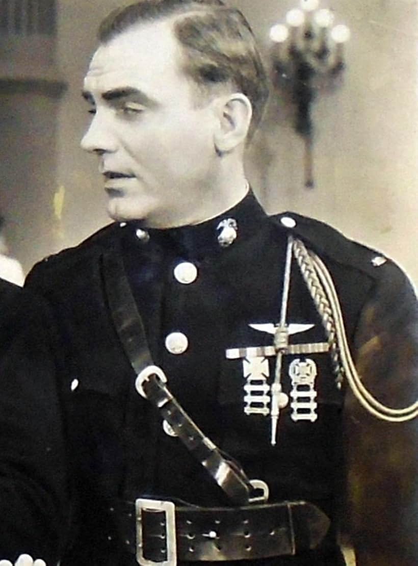 Pat O'Brien in Devil Dogs of the Air (1935)