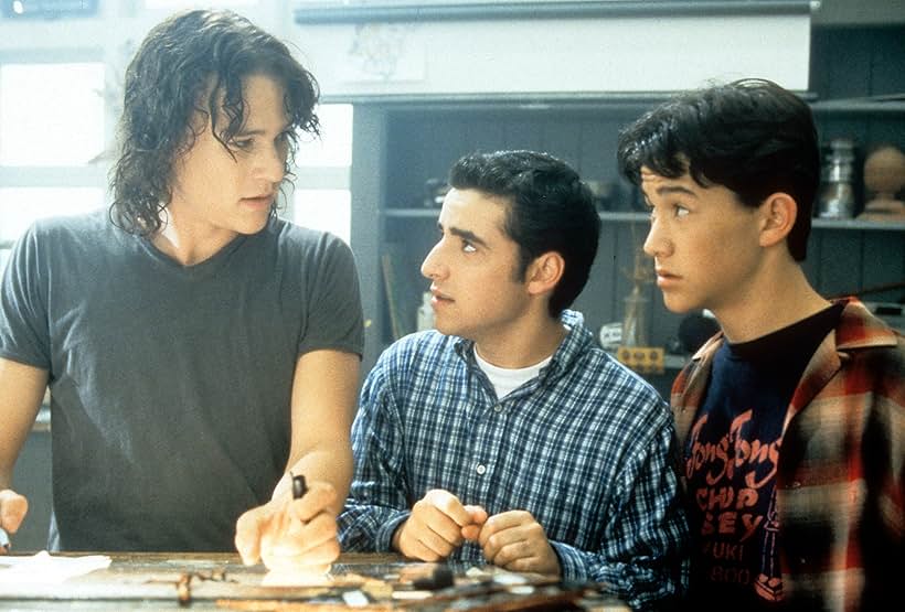 Heath Ledger, Joseph Gordon-Levitt, and David Krumholtz in 10 Things I Hate About You (1999)