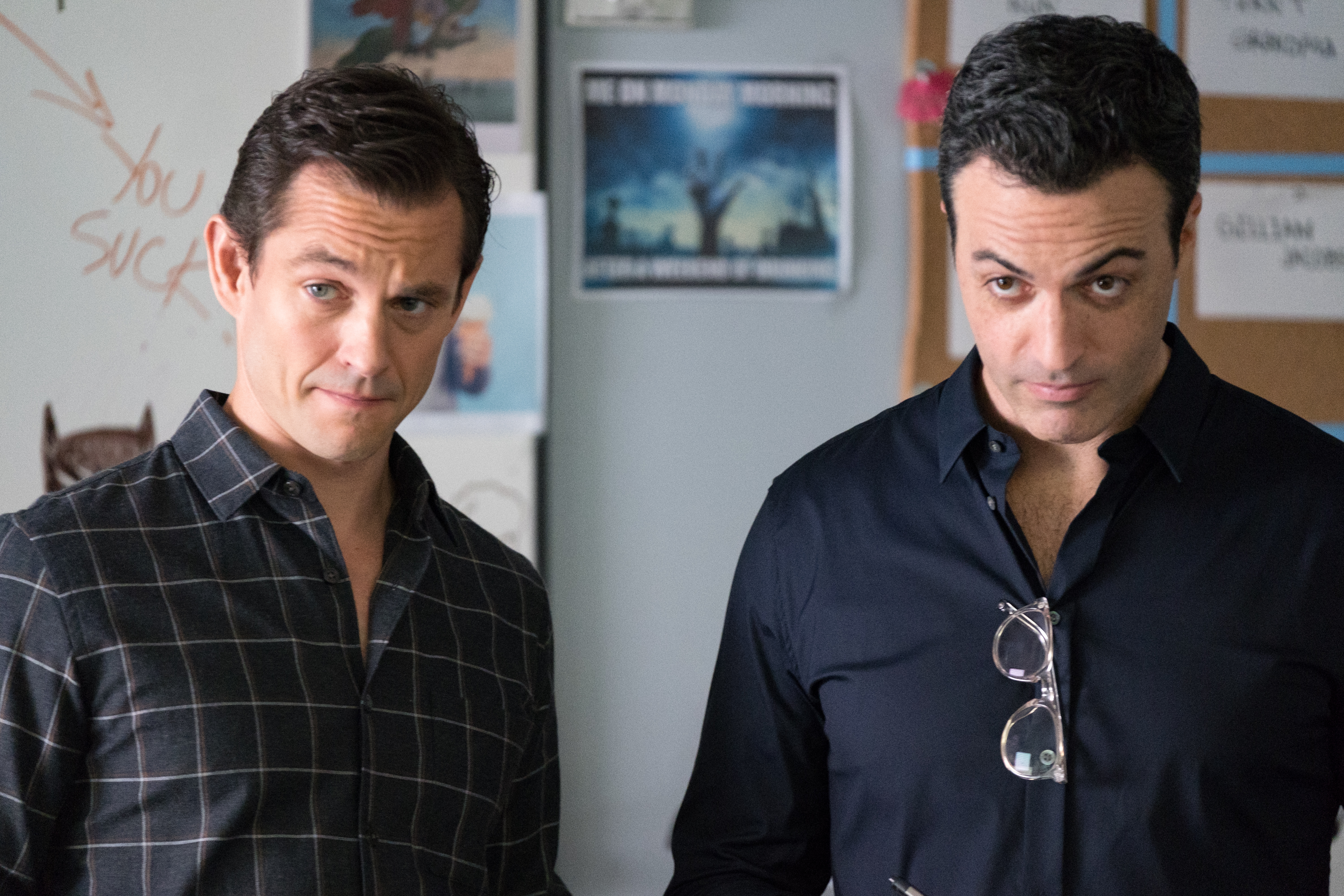 Hugh Dancy and Reid Scott in Late Night (2019)