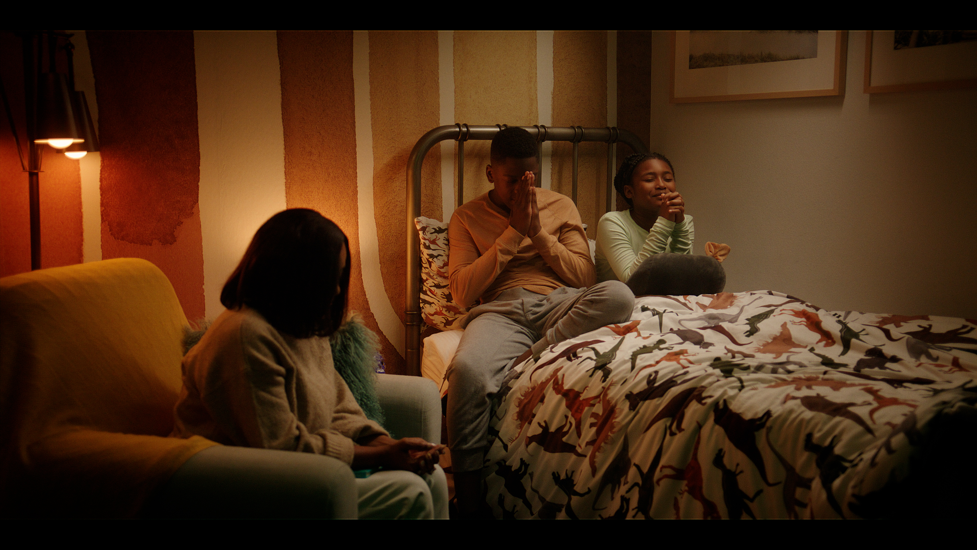 Paula Jai Parker, Rose Lane, and Jackson Henry Haynes in A Miracle Before Christmas (2022)