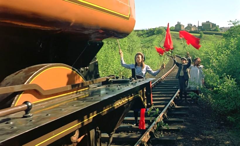 Jenny Agutter, Sally Thomsett, and Gary Warren in The Railway Children (1970)