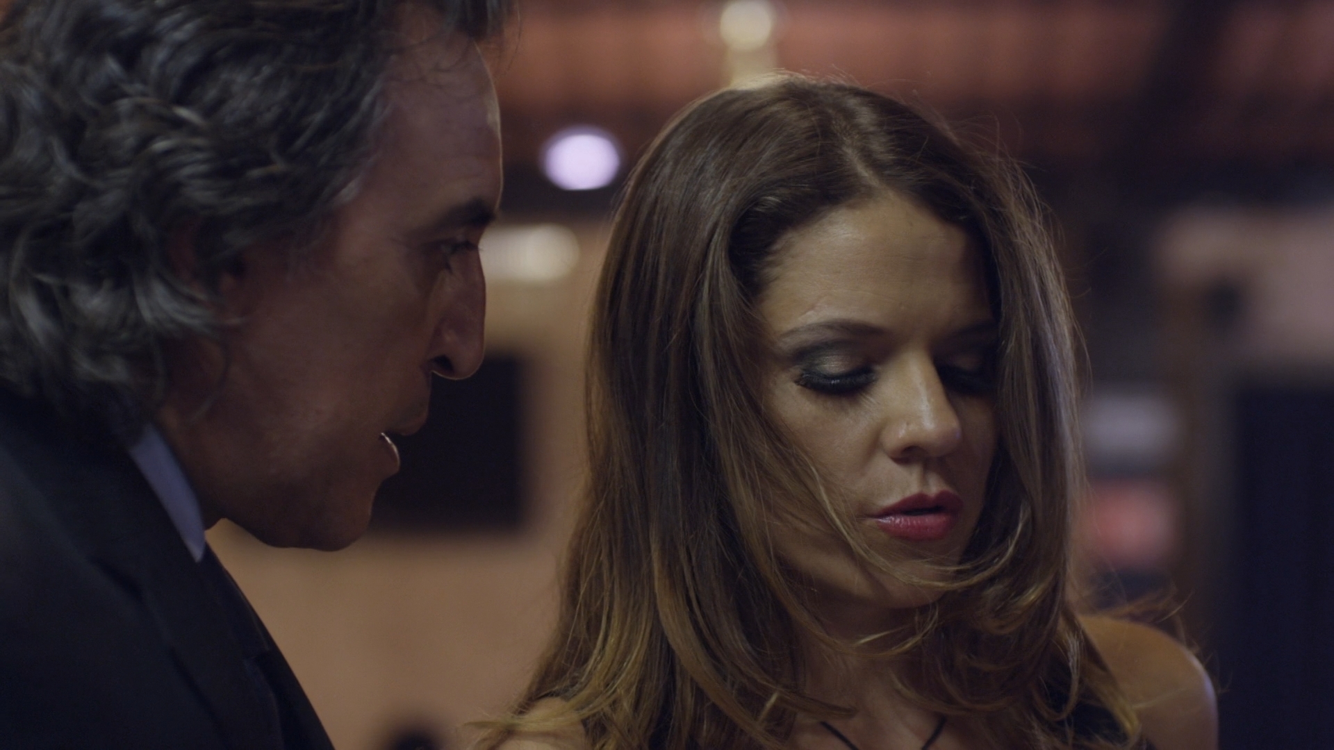 Luis Felipe Tovar and Cher Constantine in Con mis propias manos (2015)