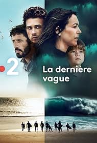 David Kammenos, Marie Dompnier, Roberto Calvet, and Gaël Raës in La dernière vague (2019)