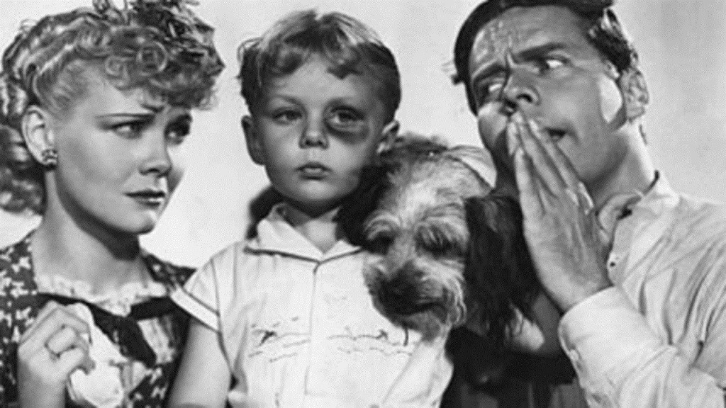 Arthur Lake, Larry Simms, Penny Singleton, and Daisy in Blondie Brings Up Baby (1939)