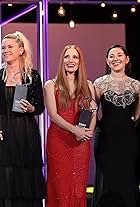 Jessica Chastain, Tea Lindeburg, Alina Grigore, and Flora Ofelia Hofmann Lindahl in Festival de cine de San Sebastián 2021 - Gala de clausura (2021)