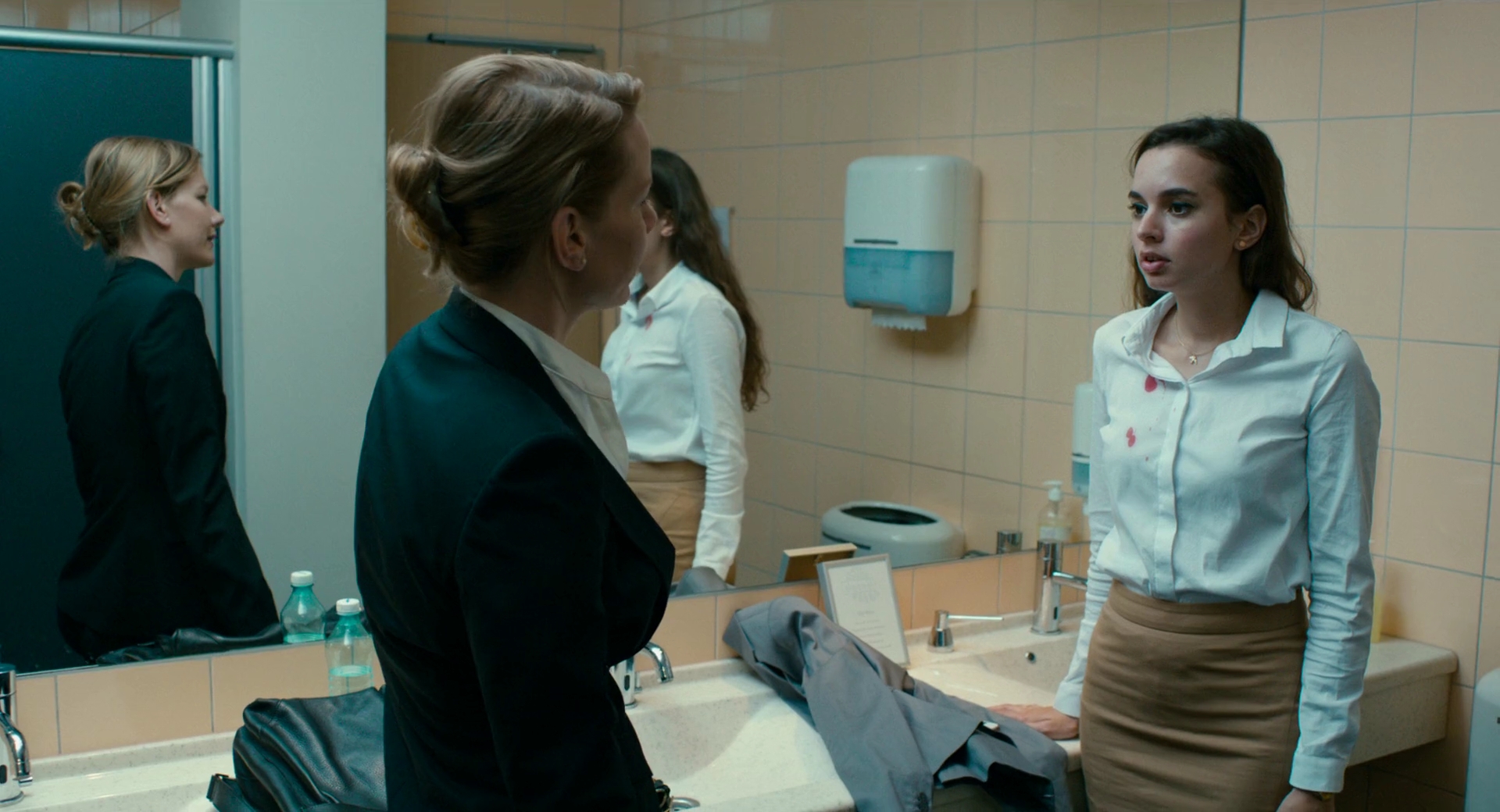 Sandra Hüller and Ingrid Bisu in Toni Erdmann (2016)