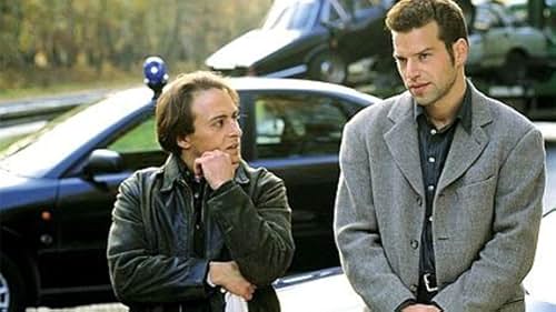 Erdogan Atalay and Johannes Brandrup in Alarm für Cobra 11 - Die Autobahnpolizei (1996)