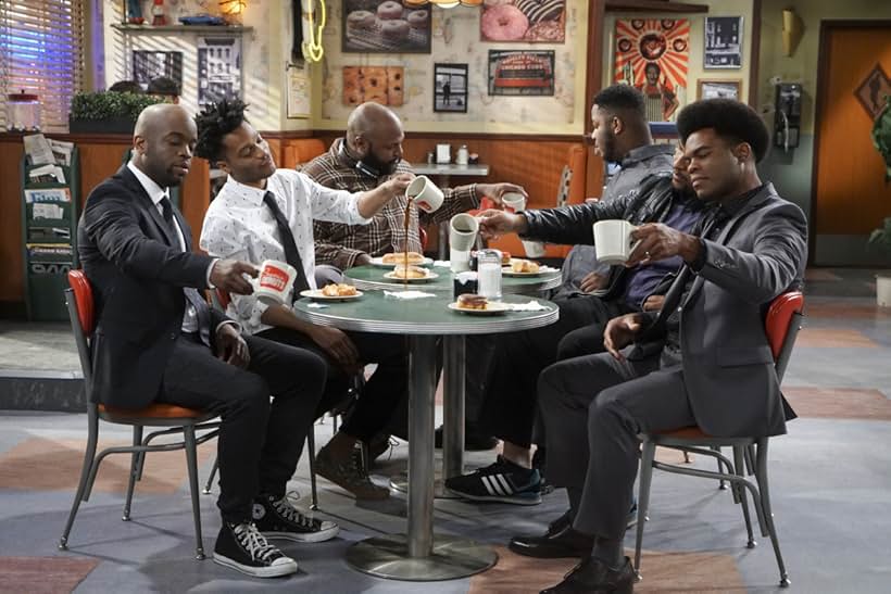 Superior Donuts - Ep 1.10 "Painted Love"