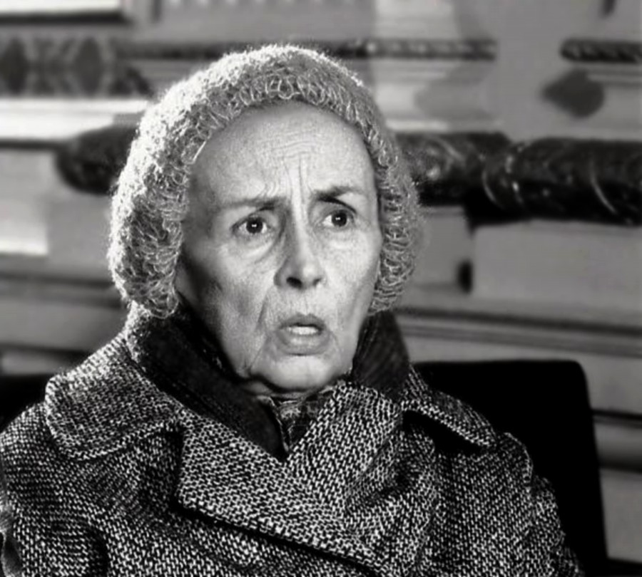 Tita Merello in Las barras bravas (1985)