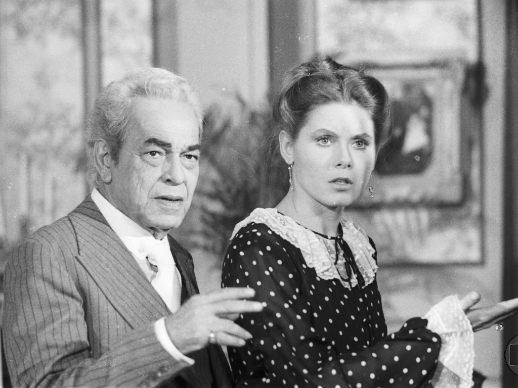 Vera Fischer and Paulo Gracindo in Sinal de Alerta (1978)