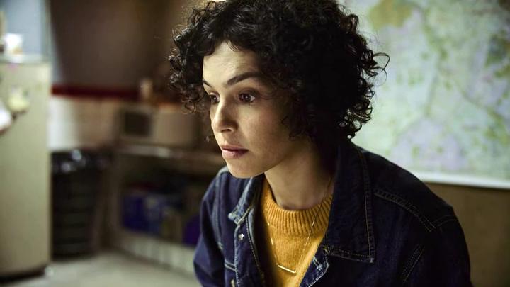 Maria Flor in Os Ausentes (2021)