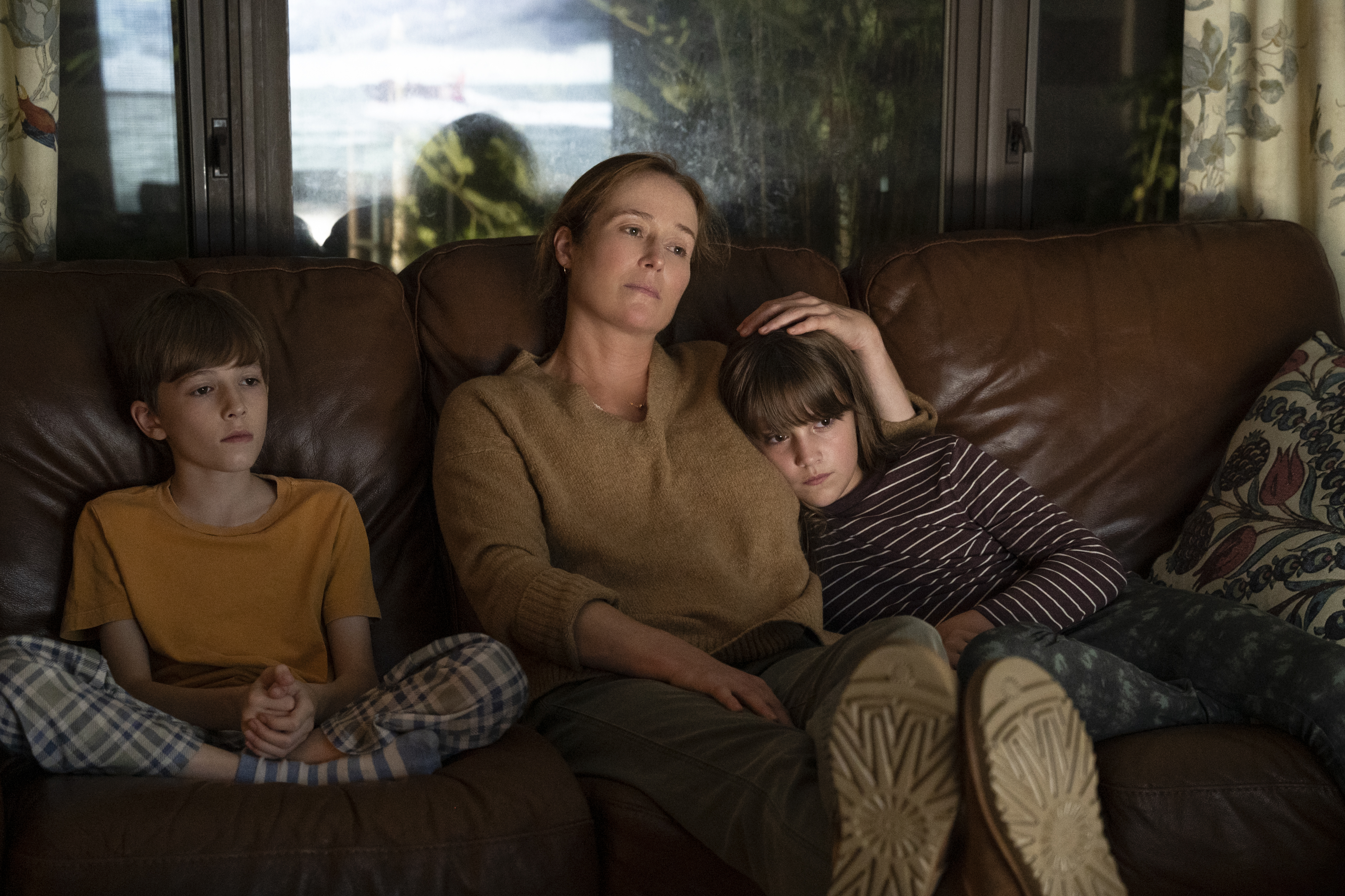 Jennifer Ehle, Wesley Holloway, and Justine Colan in She Said (2022)