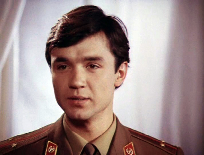 Evgeniy Leonov-Gladyshev in Alye pogony (1980)