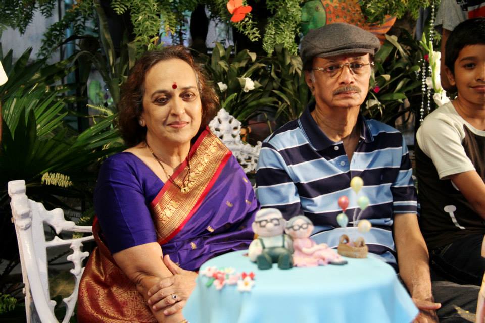 Suhas Joshi and Dilip Prabhawalkar in Coffee Ani Barach Kahi (2015)