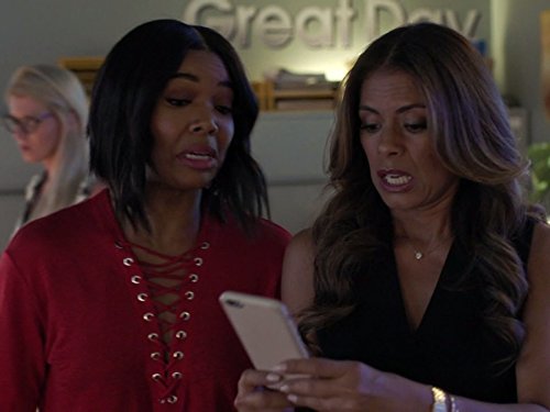 Gabrielle Union and Lisa Vidal in Being Mary Jane (2013)