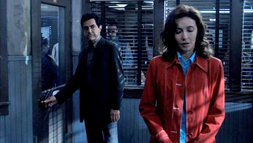 Joe Mantegna, Mary Steenburgen, and Alexander Hall in Joan of Arcadia (2003)