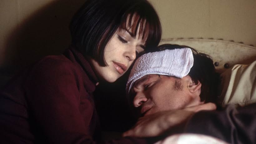 Neve Campbell and Val Kilmer in Blind Horizon (2003)