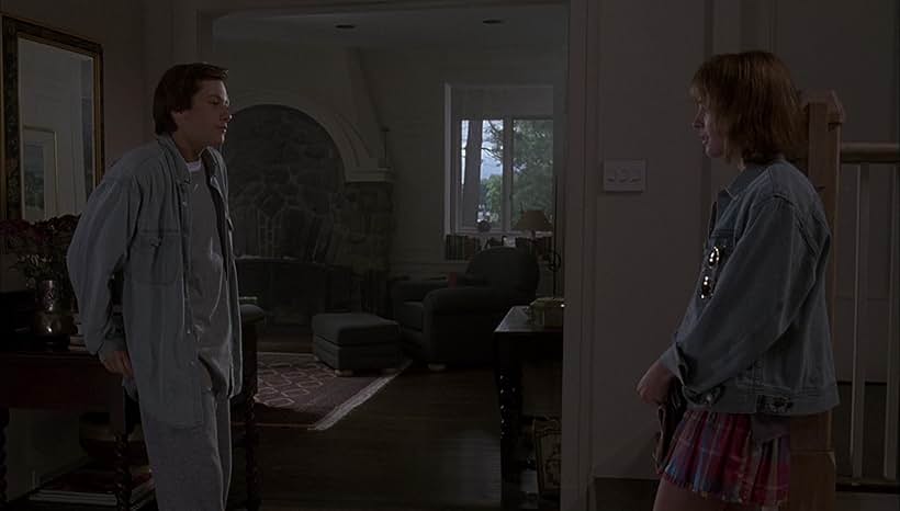 Edward Furlong and Amy Hargreaves in Brainscan (1994)