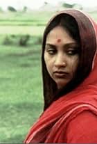 Sandhya Roy in Distant Thunder (1973)