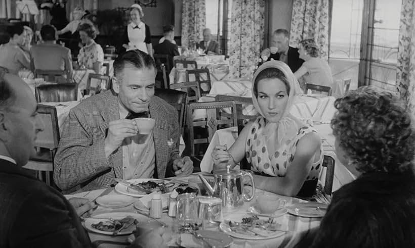 Laurence Olivier, Shirley Anne Field, Thora Hird, and Tony Longridge in The Entertainer (1960)