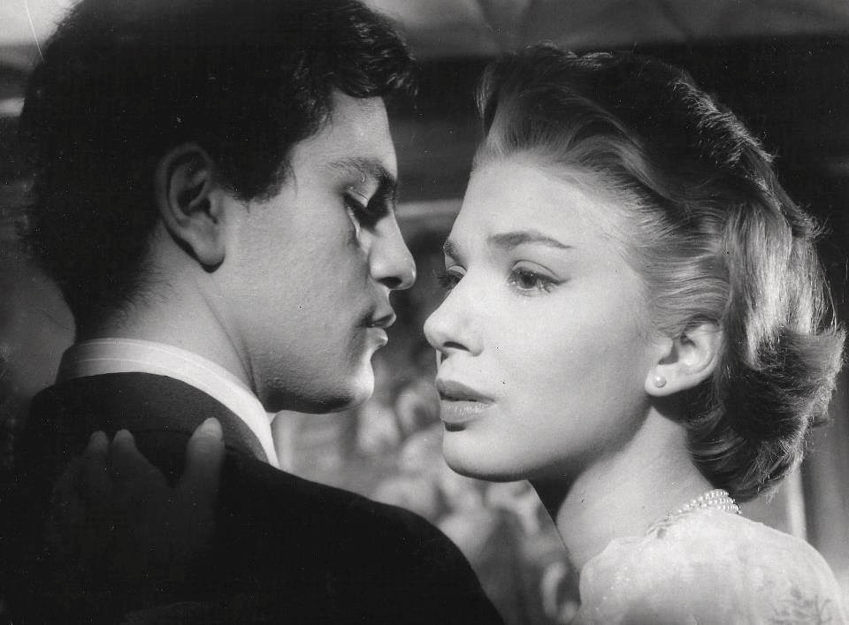 Graciela Borges and Leonardo Favio in The Party Is Over (1960)