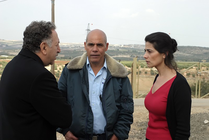 Hiam Abbass, Uri Gavriel, and Makram Khoury in Syrian Bride (2004)