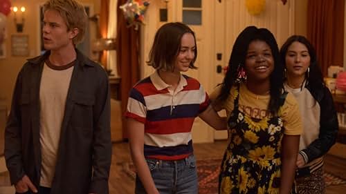 Fivel Stewart, Graham Rogers, Christina Offley, and Brigette Lundy-Paine in Atypical (2017)