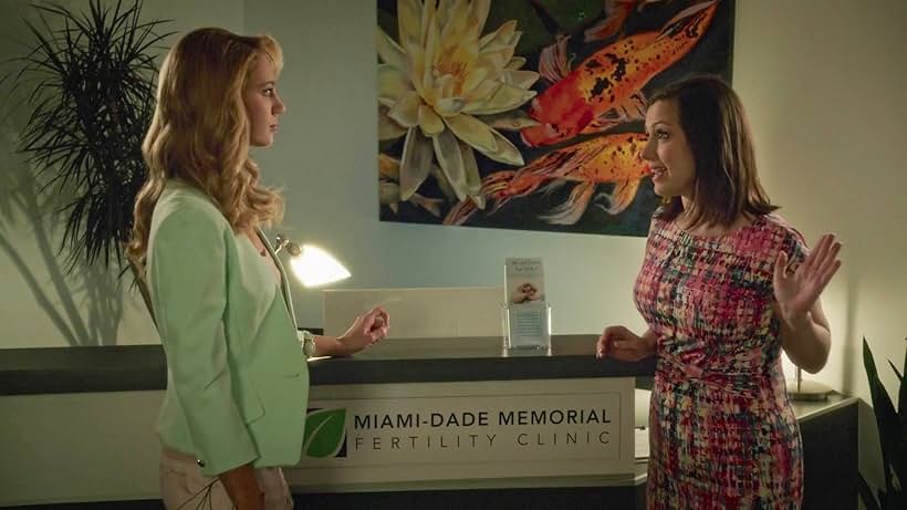 Whitney Avalon and Yael Grobglas in Jane the Virgin (2014)