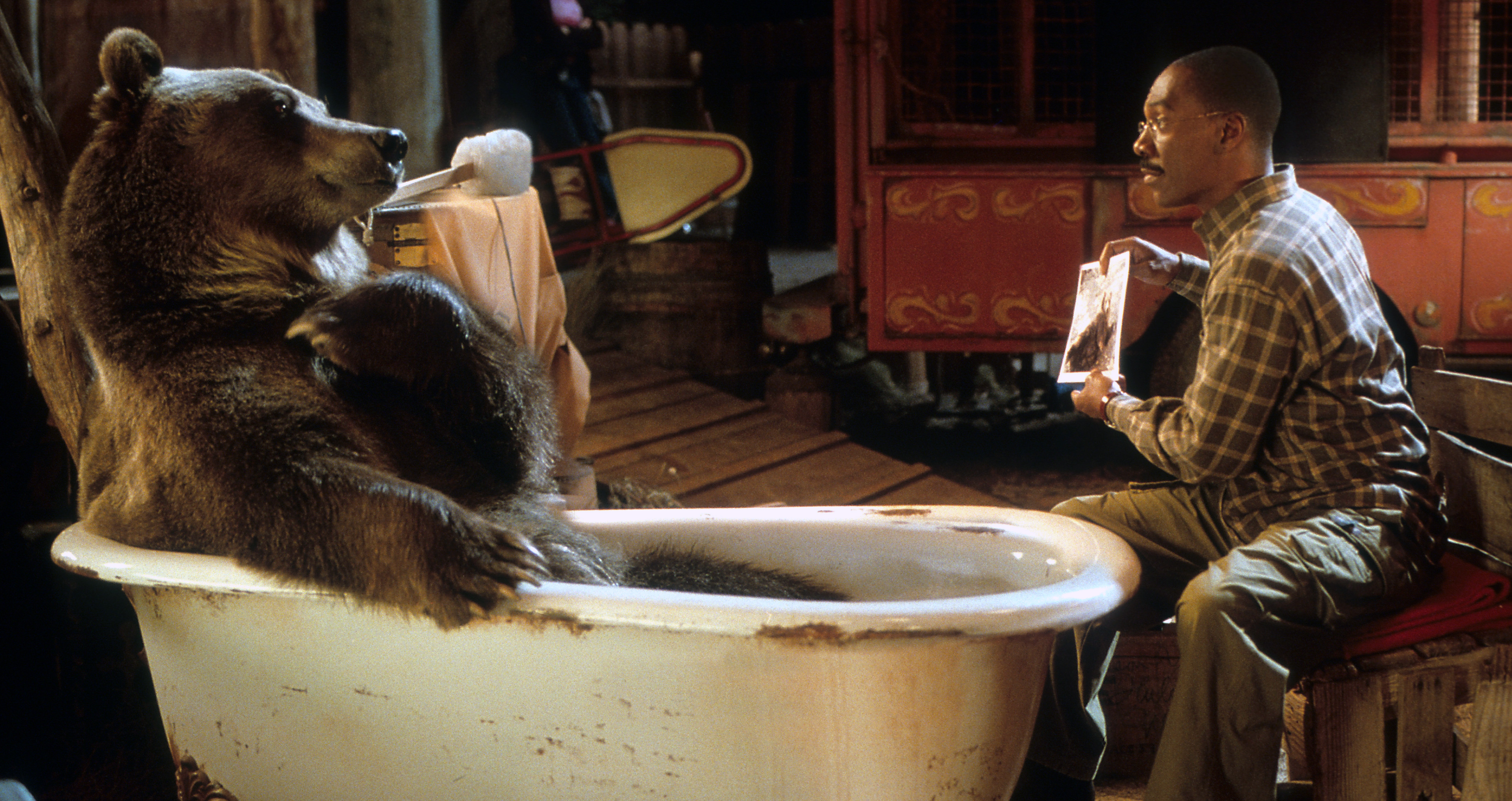 Eddie Murphy and Steve Zahn in Dr. Dolittle 2 (2001)