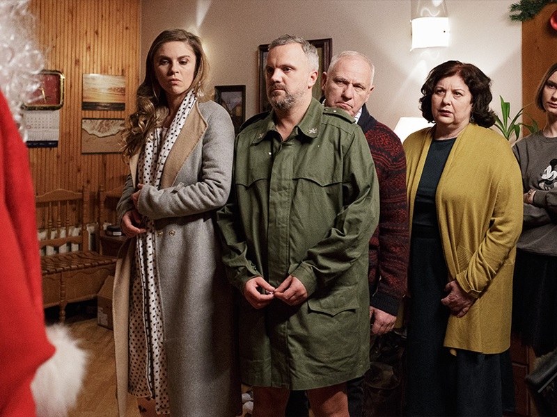 Liubomiras Laucevicius, Larisa Kalpokaite, Edita Uzaite, Giedrius Savickas, and Gediminas Juodeika in Melagiai/Liars (2018)